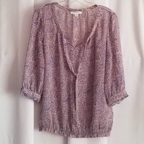Banana Republic Sheer Violet Print Top 3/4 Sleeves and Banded Bottom Size Medium - Picture 15 of 15
